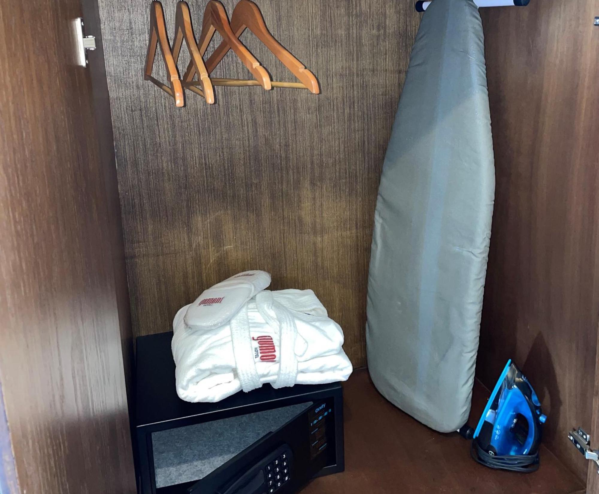 Hotel Gumont Guadalajara Lopez Mateos - Minerva Habitación foto